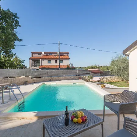 Malerische Mit Privatpool, Mediterranem Garten, Outdoor-kueche, Waschmaschine, Trockner *