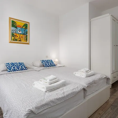 Tatil Evi Malerische Mit Privatpool, Mediterranem Garten, Outdoor-kueche, Waschmaschine, Trockner Višnjan