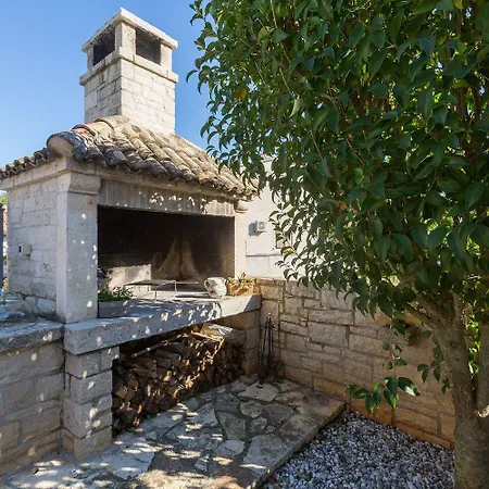 Malerische Mit Privatpool, Mediterranem Garten, Outdoor-kueche, Waschmaschine, Trockner Tatil Evi *