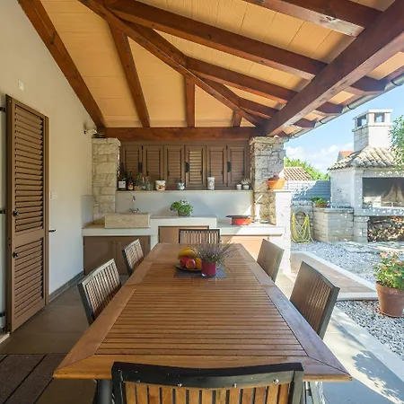 Malerische Mit Privatpool, Mediterranem Garten, Outdoor-kueche, Waschmaschine, Trockner * Višnjan