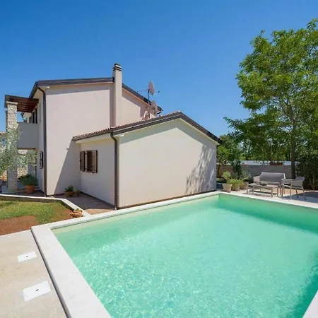 Malerische Mit Privatpool, Mediterranem Garten, Outdoor-kueche, Waschmaschine, Trockner Višnjan