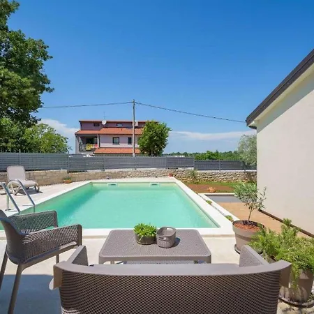Malerische Mit Privatpool, Mediterranem Garten, Outdoor-kueche, Waschmaschine, Trockner *